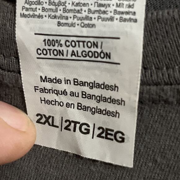 The Late Show Stephen Colbert UNITED WE STAND DIVIDED GRAY 2XL T-SHIRT Political - Picture 7 of 8